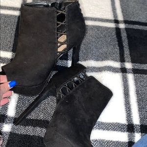 Cute heel booties lace zipper black lanette